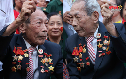 Hình ảnh người cựu binh chiến dịch Điện Biên 99 tuổi tại lễ tổng duyệt A80 được chia sẻ nhiều nhất trên MXH lúc này