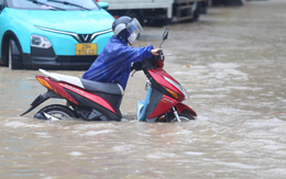 Bão số 6 đã đổ bộ vào đất liền nước ta, nhiều nơi bắt đầu mưa to đến rất to