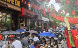 Khách trẩy hội 2/9 đông nghẹt, nhiều dịch vụ ở Hà Nội đội giá