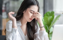 Dân văn phòng ngồi điều hòa cả ngày dễ sốc nhiệt: Bác sĩ chỉ cách phòng tránh