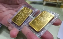 Giá vàng vọt tăng sát đỉnh lịch sử