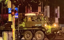 Xe pháo quân sự thực hành cơ động đêm về Quảng trường Ba Đình
