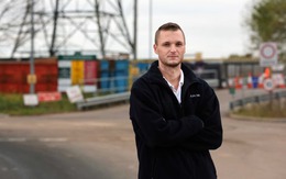 Sau hơn 10 năm nỗ lực lục tung bãi rác để tìm lại 8.000 bitcoin, người đàn ông này vừa ra quyết định bất ngờ, quyết không từ bỏ hơn 900 triệu USD