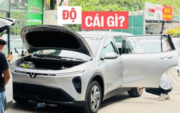 Các xưởng độ "sống" nhờ VinFast Limo Green: Vài triệu mỗi hạng mục nhưng sắp hàng chục nghìn xe ra vào mỗi ngày
