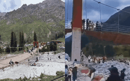 Cận cảnh hiện trường vụ đứt cáp cầu treo ở khu thắng cảnh Tân Cương: 5 người chết, 24 người bị thương