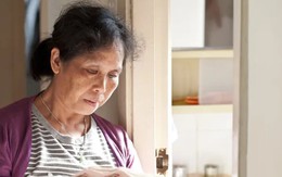 Sau 8 năm làm bảo mẫu cho nhà đại gia với mức lương 29 triệu đồng/tháng, tôi nghỉ việc thì được chủ tặng 1 chiếc hộp gỗ: Thứ bên trong khiến tôi sững sờ