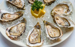 Cảnh báo từ chuyên gia chống độc: Ăn hải sản theo cách này, coi chừng hoại tử, tàn phế hoặc tử vong