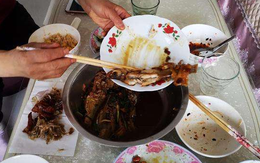 Cả nhà 3 người cùng mắc ung thư dạ dày vì thói quen tiết kiệm nhiều người giữ