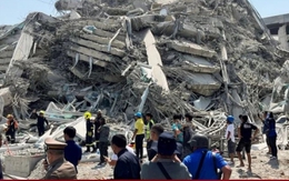 Vụ sập tòa nhà ở Bangkok: Ông trùm xây dựng Thái Lan và 21 nghi phạm bị truy tố