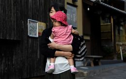 Khủng hoảng dân số ở Nhật Bản: Cứ 1 trẻ em được sinh ra là có 2 người qua đời