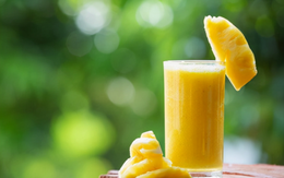 4 nhóm người không nên uống nước ép dứa