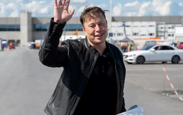 Quá khứ 'dưới mức nghèo khổ' của Elon Musk: Tiêu 1 USD/ngày, cả tháng chỉ ăn mì, ớt xanh, xúc xích