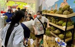 Sầu riêng giá rẻ 'đổ bộ' Hà Nội, 1 ngày bán gần 3 tấn