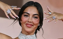 Vợ sắp cưới của Ronaldo khoe nhẫn đính hôn kim cương 79 tỷ, chiếm trọn spotlight giữa thảm đỏ LHP Venice