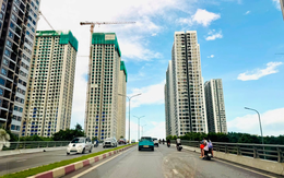 Lượng tiền dồi dào trên thị trường đang “thổi bùng” cơn sốt bất động sản