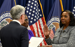 Tổng thống Donald Trump sa thải thống đốc FED, thẩm phán liên bang chặn đứng