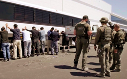 Vụ đột kích tại nhà máy Hyundai ở Mỹ: Hơn 300 công dân Hàn Quốc chuẩn bị hồi hương, Tổng thống Lee Jae Myung nói các công ty Hàn Quốc có thể sẽ phải cân nhắc lại quyết định đầu tư sang Mỹ