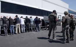 Sếp Hyundai lần đầu lên tiếng về vụ đột kích bắt gần 500 người trong công trường nhà máy: Hậu quả đã ngay lập tức lộ diện