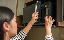 Nút bí mật trên lò vi sóng không phải ai cũng để ý nhưng giúp thức ăn ngon hơn gấp nhiều lần
