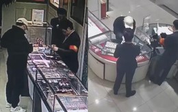 Đột kích tiệm vàng, cảnh sát bắt giữ 2 đối tượng đi hơn 300 km để mua số trang sức hơn 4,4 tỷ đồng, tịch thu hơn 29 tỷ đồng