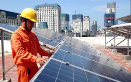Phạt lắp điện mặt trời mái nhà nếu không thông báo: Người dân lo thêm thủ tục, EVN nói gì?