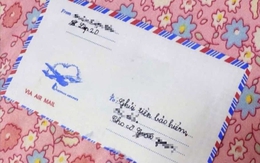 Xin tiền nộp "bảo hiểm thân thể", học sinh lớp 2 viết sai 1 từ khiến cô giáo đứng hình: Mở phong bì mà tim đập thình thịch