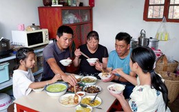 Ngồi trước mâm con gia đình, tôi thường dạy con cháu 5 điều đã được đúc rút sau 60 năm cuộc đời Ngồi trước mâm con gia đình, tôi thường dạy con cháu 5 điều đã được đúc rút sau 60 năm cuộc đời