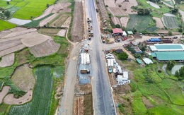 Sơn Hải xin cắm bảng “bảo hành 10 năm” trên tuyến cao tốc Hoài Nhơn – Quy Nhơn