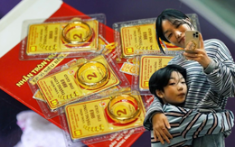 Biết mua vàng từ năm lớp 4, bố mẹ cần thì cho vay: Tâm sự của bà mẹ khiến nhiều người thốt lên “chị dạy con quá đỉnh”!