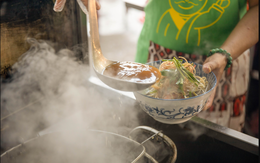 Không phải bún bò Huế, món ăn chỉ từ 50.000 đồng/bát này mới là hương vị Việt lọt top ngon nhất thế giới