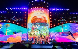 Hàng nghìn khán giả hòa trong không gian văn hóa nghệ thuật La Tiên Show – The Cội