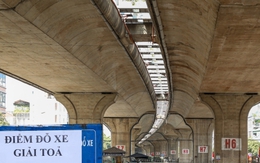 Loạt bãi xe dưới gầm cầu Vĩnh Tuy treo biển 'giải tỏa' sau vụ cháy 500 xe máy