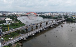 Chưa từng có tiền lệ ở Việt Nam: "Thần đèn" nâng cây cầu nặng 11.000 tấn lên cao thêm 1m, DN nào đứng sau?