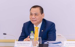 Từ ngày tỷ phú Phạm Nhật Vượng khuyên "chọn VIC thay vì vàng": Cổ phiếu VIC đã tăng gần 3 lần, còn vàng gần như đứng im