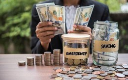 Từng ăn mì gói, bỏ cà phê, lái xe khắp thành phố để mua xăng giá rẻ, người phụ nữ thừa nhận: “Tiền trong tài khoản tăng, nhưng tiết kiệm không thể khiến tôi giàu lên”