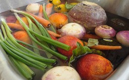 6 loại rau củ không cần dùng thuốc trừ sâu vẫn lớn, người bán hàng còn yên tâm để lại ăn, nhà bạn đã mua đúng chưa?