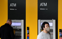 Làm việc tại ngân hàng 25 năm rồi bất ngờ bị "cướp việc" sau khi huấn luyện AI “quá giỏi”