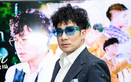 Nam ca sĩ được mệnh danh là “ông hoàng BĐS” vướng chuyện tình tay ba trong MV mới: Chuẩn bị có thêm 1 hit vào BST nhạc thất tình?