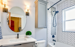 Nhà vệ sinh sai vị trí không chỉ bẩn mà còn rước xui xẻo đủ đường