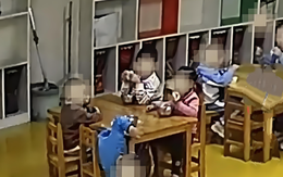 Đi đón con tan học, mẹ tình cờ nghe thấy lời "nói xấu" của giáo viên: Ban đầu bức xúc nhưng về sau lại phải cảm ơn!