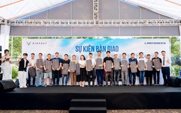 250 chiếc VinFast Limo Green đồng loạt bàn giao khắp 3 miền