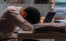 Hustle culture – Văn hóa hối hả của dân văn phòng: Gia tốc thăng tiến hay chỉ là tự đẩy mình tới “cửa tử” nhanh hơn?