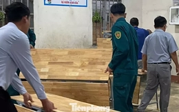 Hối hả thay bàn ghế mới sau 'Tối hậu thư' của Chủ tịch TPHCM