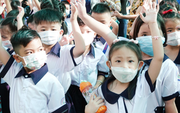 Vì sao nhiều học sinh lớp 1 phải đóng BHYT tới 15 tháng?