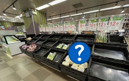 Cảnh tượng ở siêu thị Hong Kong (Trung Quốc) hiện tại: Người dân đổ xô mua sắm, chuẩn bị trước bão Ragasa, duy nhất mặt hàng này bị “ghẻ lạnh"