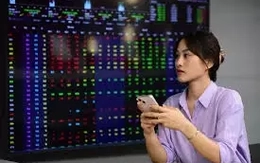 Tiền vào chứng khoán 'mất hút'