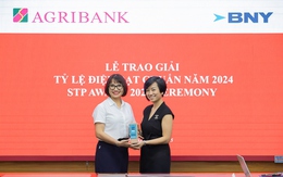 Agribank 16 năm liên tiếp nhận Giải thưởng Tỷ lệ điện đạt chuẩn từ The Bank of New York Mellon