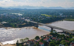 Diện mạo cầu Phong Châu nối hai bờ sông Hồng trước ngày thông xe