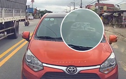 Lý do người phụ nữ đi ngược chiều, không chịu nhường đường