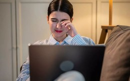 Ngủ dậy mà thấy gỉ mắt màu này, tốt nhất là nên đi khám